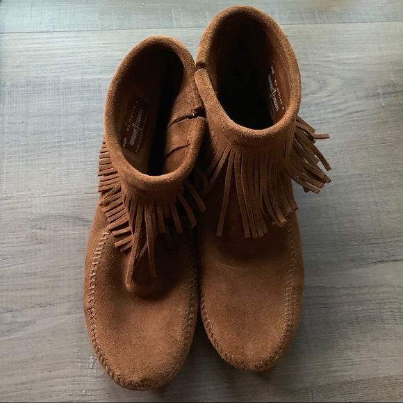 Minnetonka Shoes - EUC Minnetonka Moccasin booties with fringe 9.5 ✨